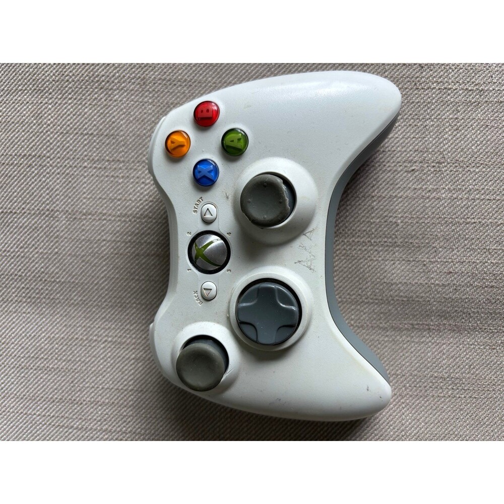 White Xbox 360 Wireless Controller